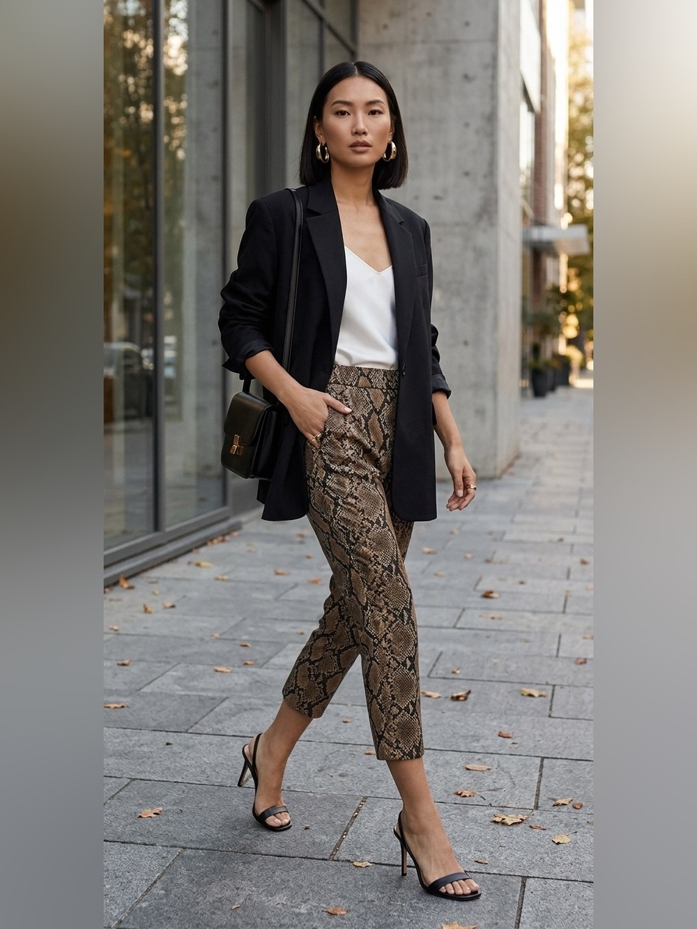 - Babaton Atelier Aritzia Conan Snake
Print Cropped Pull On  Pants Size 4